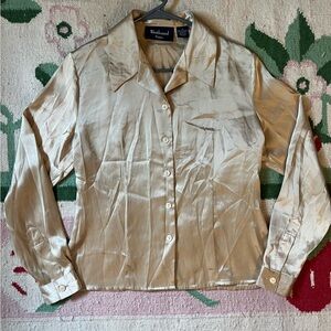 Vintage Silky Gold/ Champagne button up top